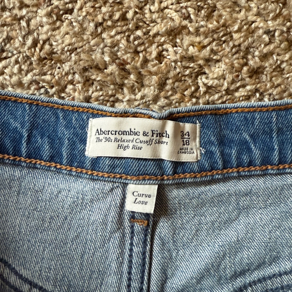 Rarely Worn Abercrombie & Fitch Jean Shorts 💞 - Picture 2 of 4